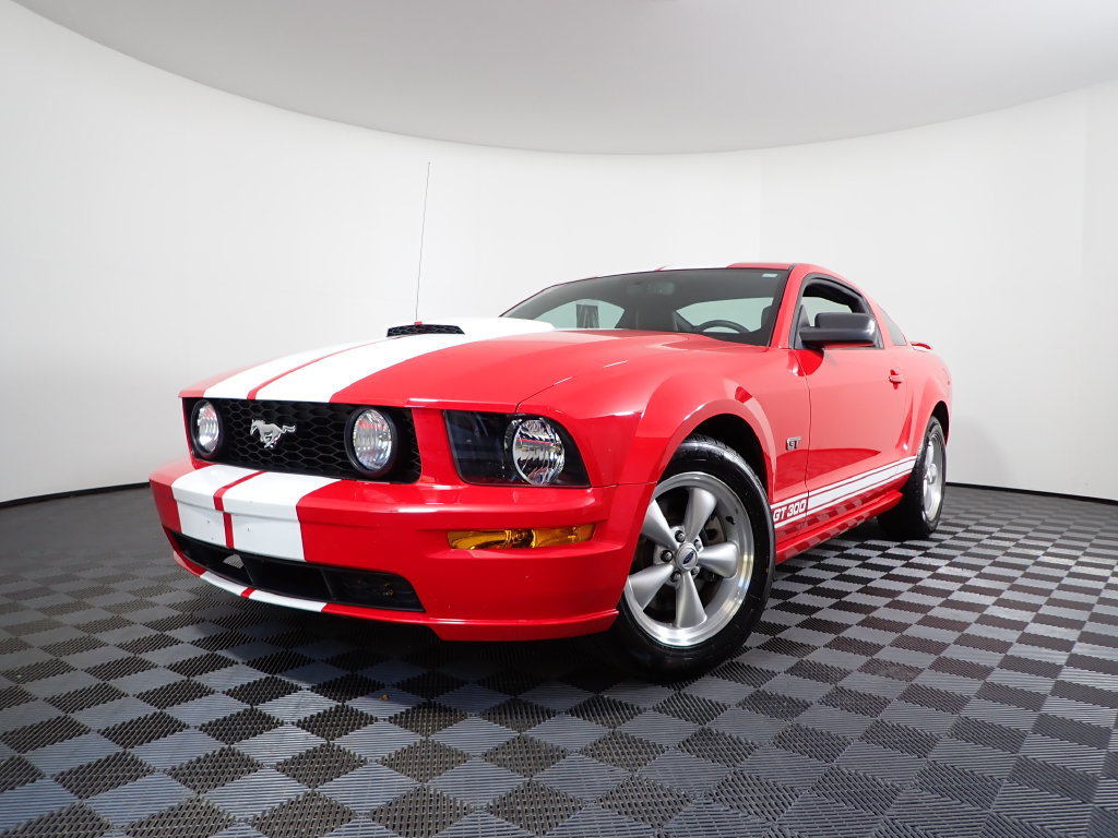 Used 2008 Ford Mustang GT RWD image 2