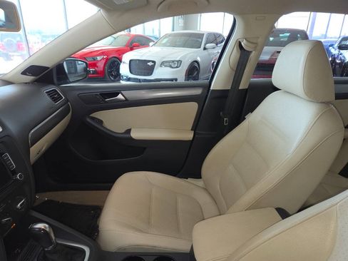 Used 2014 Volkswagen Jetta TDI FWD image 16