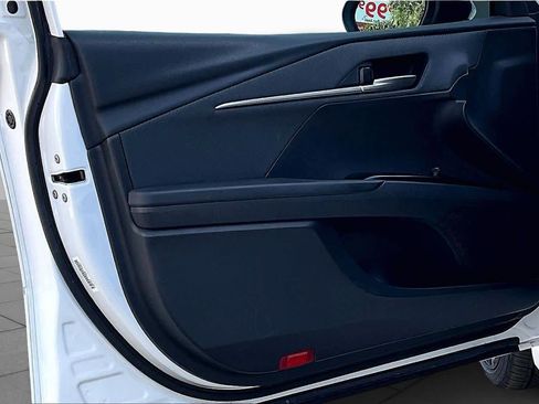 Used 2025 Toyota Camry SE image 20