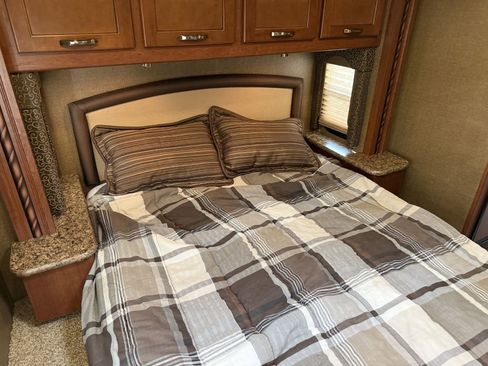 Used 2016 Ford E-450 and Econoline 450 Super Duty w/ Motorhome Prep Package image 65