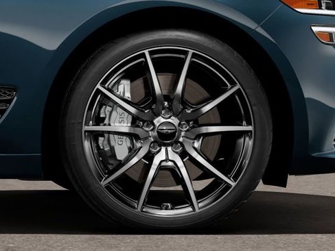 Used 2025 Genesis G70 2.5T image 8