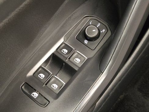 Used 2024 Volkswagen Jetta SE FWD image 27