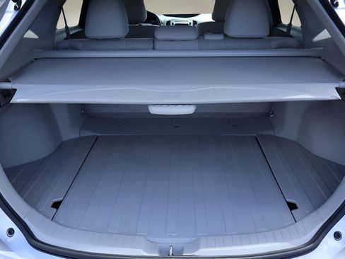 Used 2015 Toyota Venza LE image 17