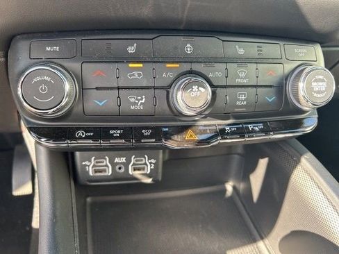 Used 2023 Dodge Durango GT image 23