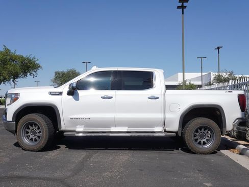 Used 2022 GMC Sierra 1500 SLT w/ SLT Premium Package AWD/4WD image 2