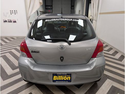 Used 2009 Toyota Yaris 4-Door Hatchback image 24
