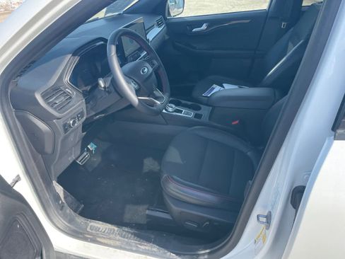 Certified 2023 Ford Escape ST-Line w/ Tech Pack #1 image 9