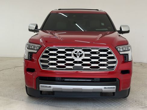 Used 2025 Toyota Sequoia Capstone AWD/4WD image 6