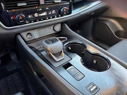 Certified 2024 Nissan Rogue SL w/ SL Premium Package image 20