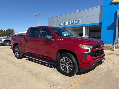 Used 2025 Chevrolet Silverado 1500 RST image 2