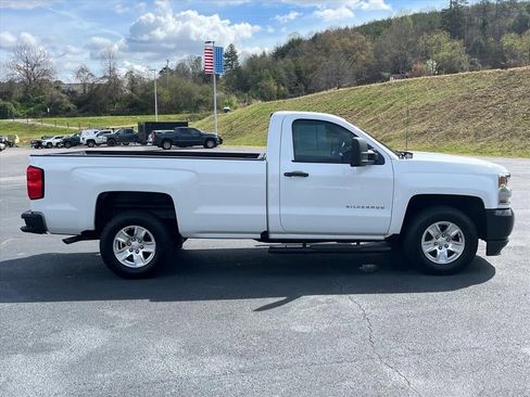 Used 2018 Chevrolet Silverado 1500 W/T w/ Trailering Package image 5