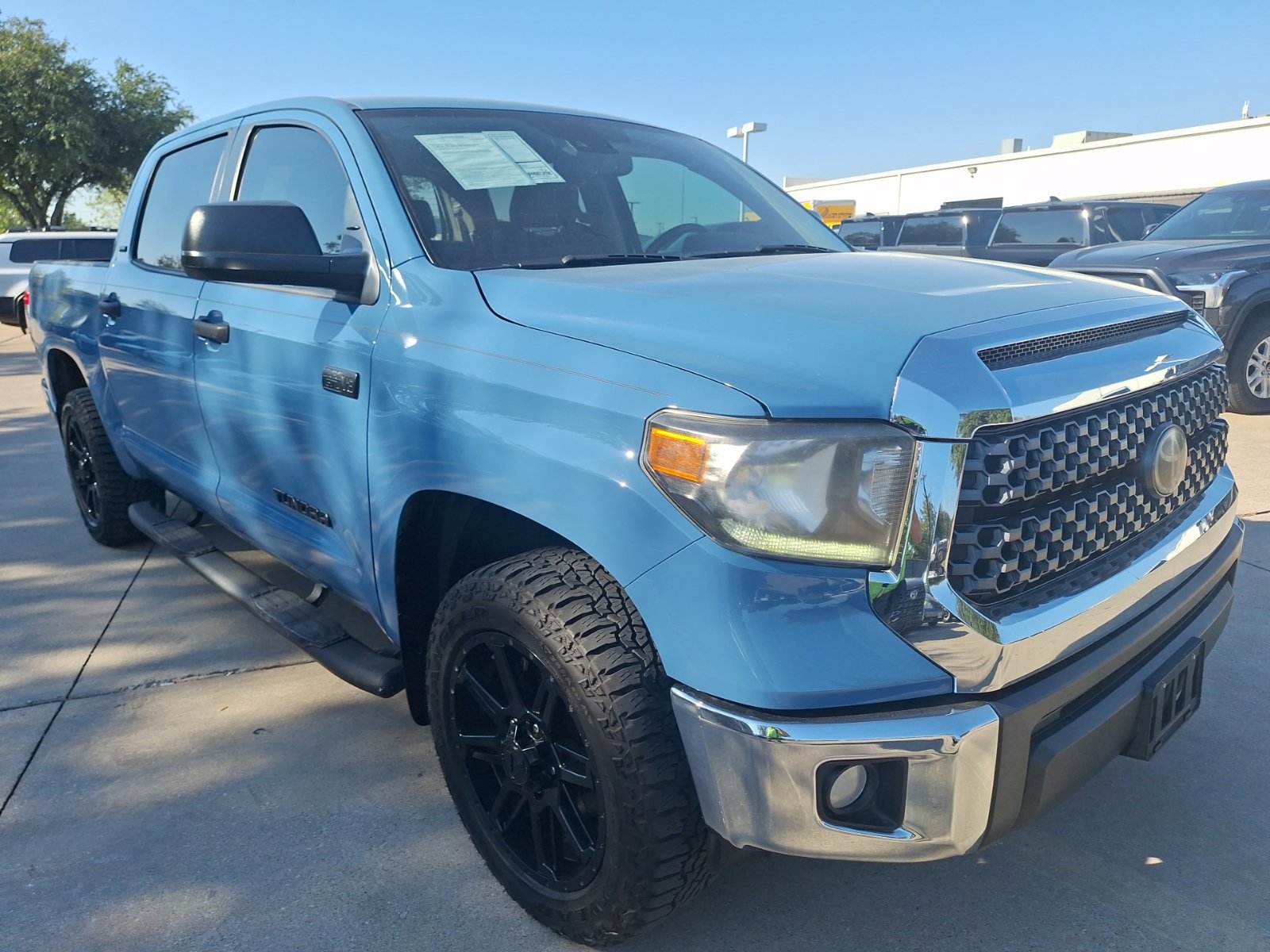 Used 2020 Toyota Tundra SR5 w/ SR5 Leather Package AWD/4WD image 8