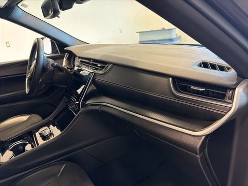 Used 2023 Jeep Grand Cherokee Altitude image 37