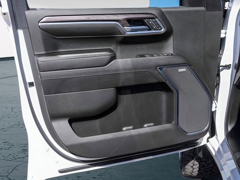 Used 2023 Chevrolet Silverado 1500 LTZ image 27