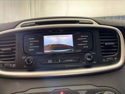 Used 2016 Kia Sorento FWD w/ LX Convenience Package image 28