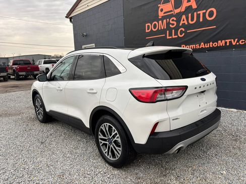 Used 2020 Ford Escape SEL image 3