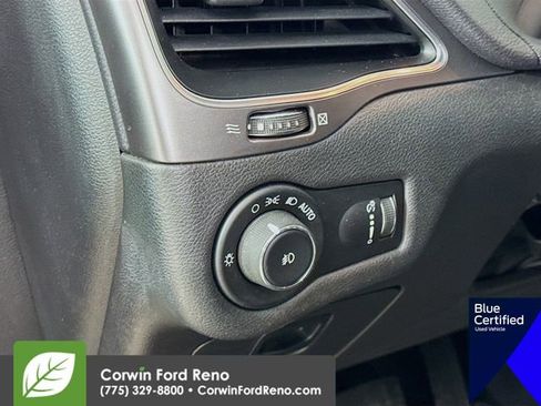 Used 2019 Jeep Cherokee Latitude w/ Cold Weather Group image 14