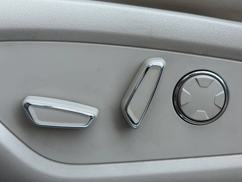 Used 2018 Lincoln MKC Reserve FWD image 21