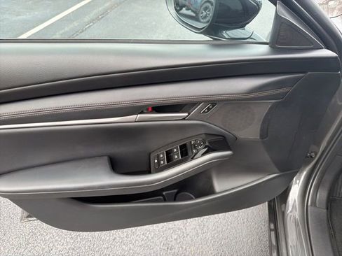 Used 2025 MAZDA MAZDA3 s image 12