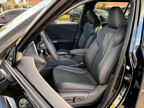 New 2026 Lexus TX 500h AWD image 9