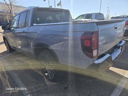 Used 2023 Honda Ridgeline Sport image 9