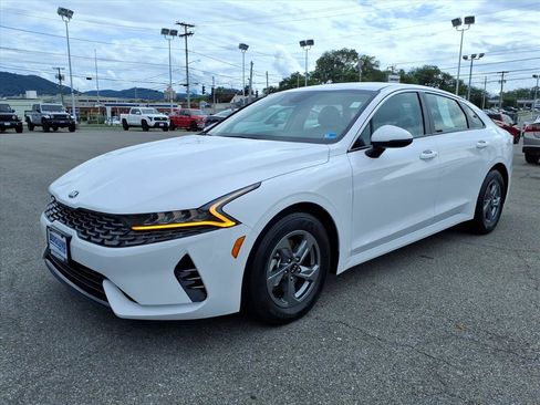 Used 2021 Kia K5 LXS FWD image 8