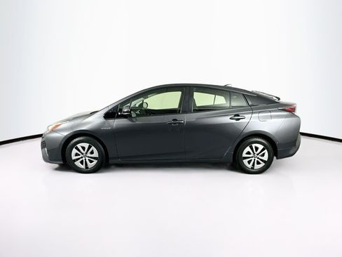 Used 2018 Toyota Prius Two w/ Prius Two Safety Plus Package FWD image 4