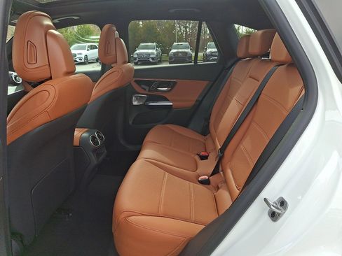 Used 2026 Mercedes-Benz GLC 300 4MATIC image 6