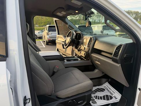 Used 2018 Ford F150 XLT w/ Equipment Group 302A Luxury AWD/4WD image 33