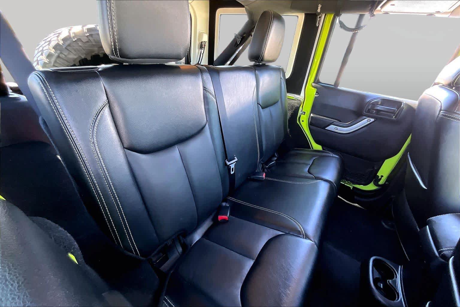 Used 2016 Jeep Wrangler Unlimited Rubicon AWD/4WD image 18