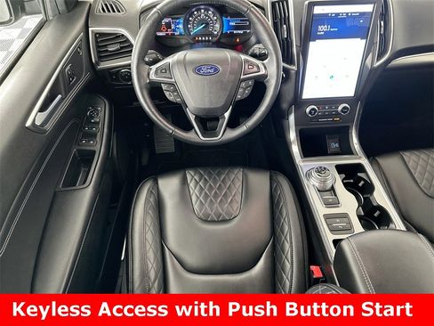Used 2024 Ford Edge Titanium image 12