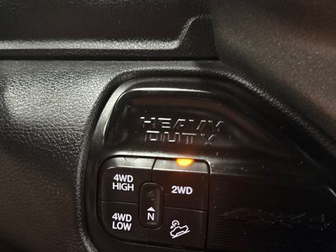 Used 2022 RAM 2500 Tradesman w/ Chrome Appearance Group AWD/4WD image 22