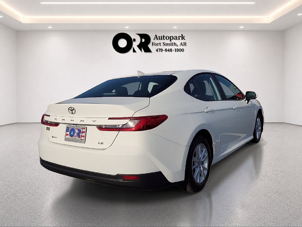 Used 2025 Toyota Camry LE FWD image 5