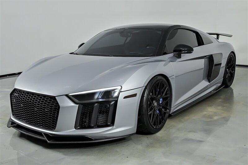 Used 2017 Audi R8 V10 w/ Carbon Exterior Package AWD/4WD image 6
