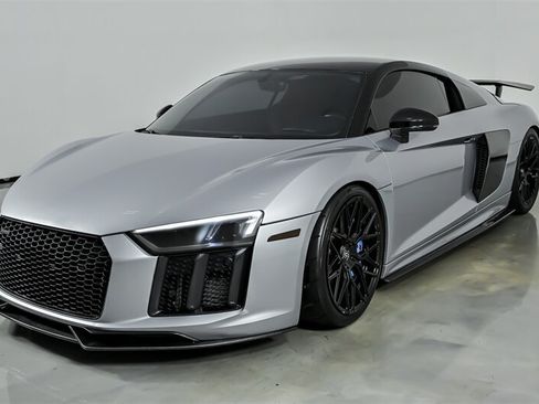 Used 2017 Audi R8 V10 w/ Carbon Exterior Package AWD/4WD image 6