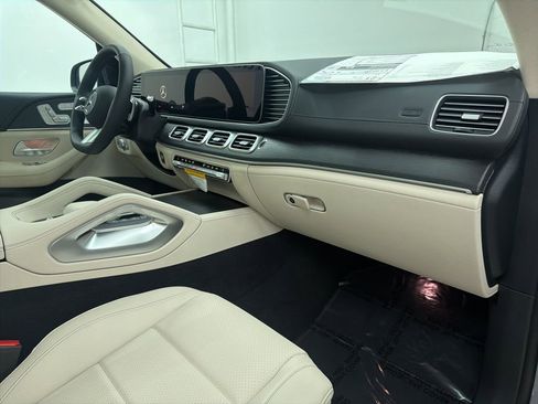 New 2026 Mercedes-Benz GLS 450 GLS 450 image 30