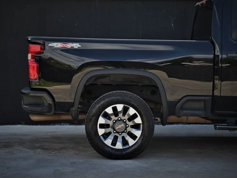 Used 2023 Chevrolet Silverado 2500 Custom w/ Custom Value Package AWD/4WD image 12