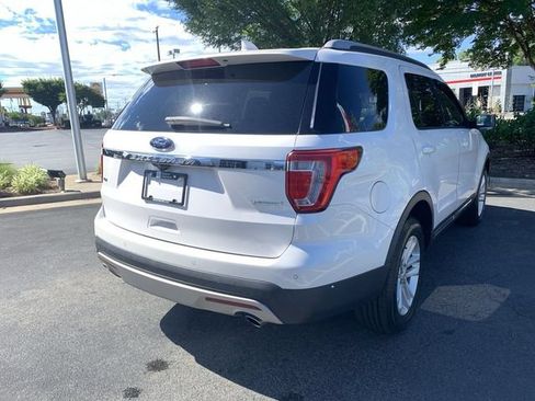 Used 2017 Ford Explorer XLT w/ Equipment Group 201A FWD image 8