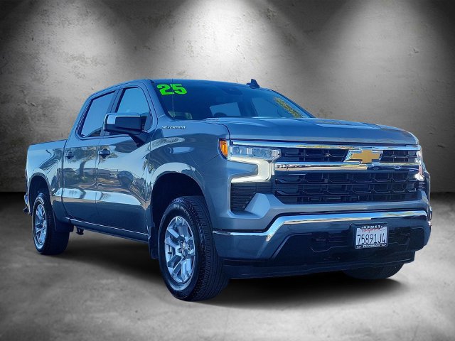 Used 2025 Chevrolet Silverado 1500 LT AWD/4WD image 2