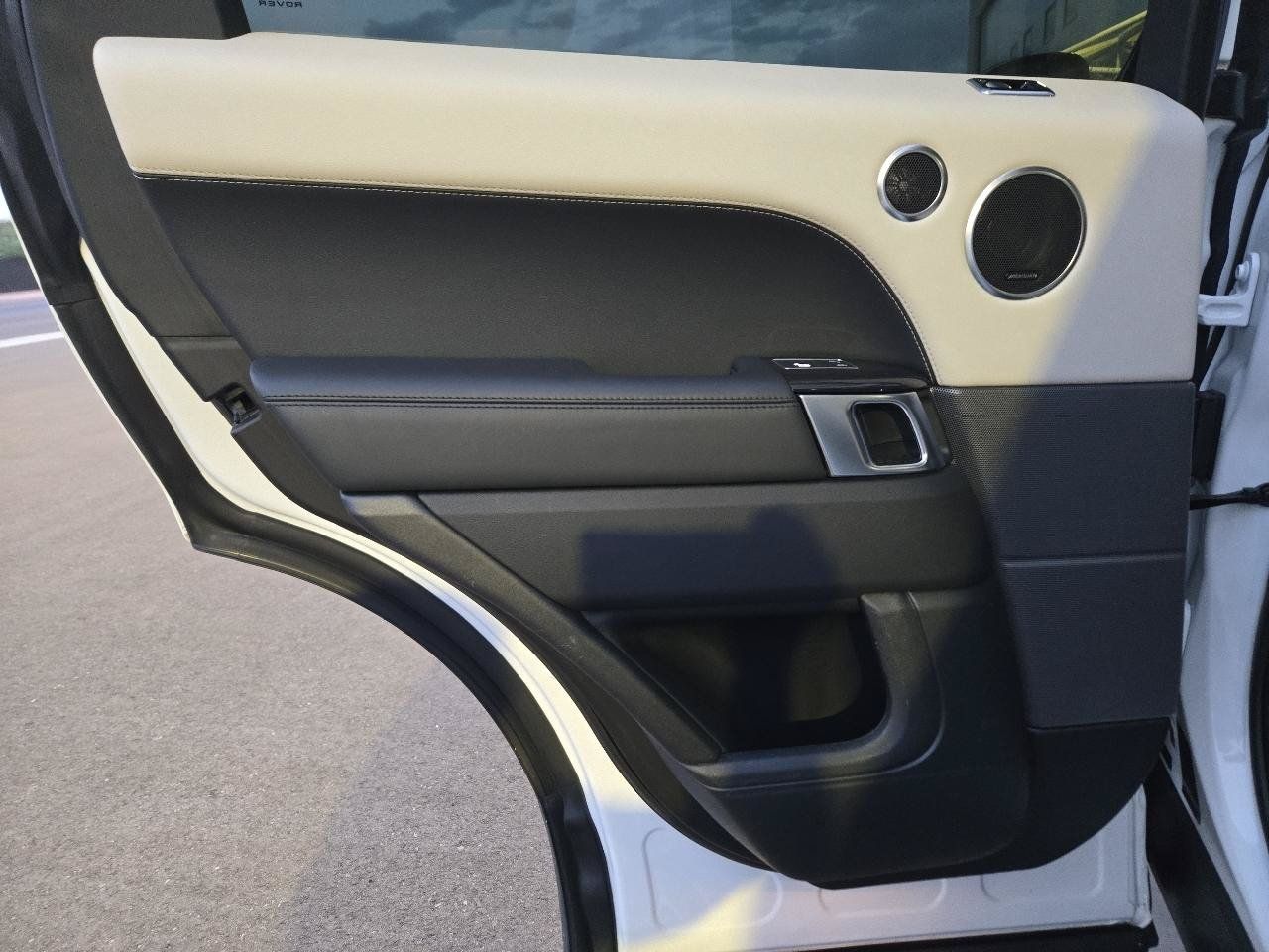 Used 2019 Land Rover Range Rover Sport HSE AWD/4WD image 28