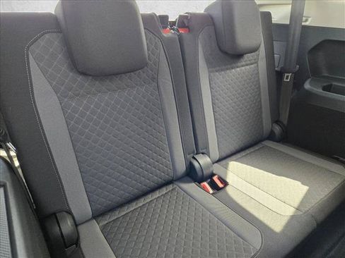 Used 2019 Volkswagen Tiguan S FWD image 18