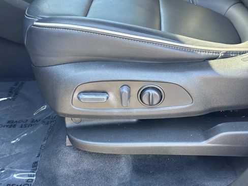 Used 2022 Chevrolet Traverse Premier w/ Redline Edition image 16