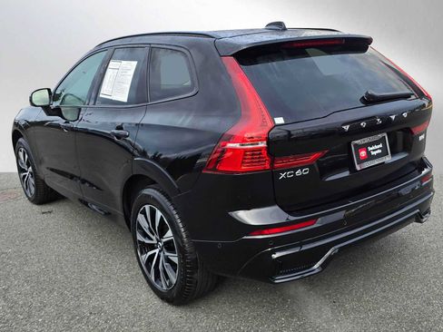 Used 2025 Volvo XC60 B5 Plus image 5