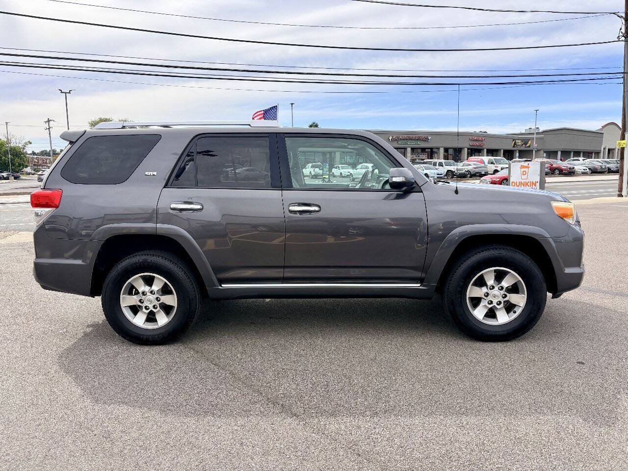 Used 2011 Toyota 4Runner SR5 w/ Premium Pkg w/Leather AWD/4WD image 7
