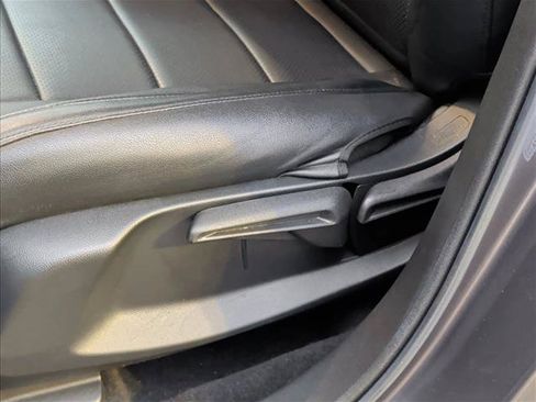 Used 2025 Honda HR-V LX image 15