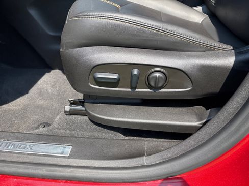 Used 2022 Chevrolet Equinox Premier image 18