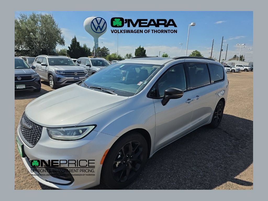 Used 2026 Chrysler Pacifica Limited w/ S Appearance Package FWD 360° Tour