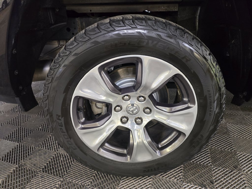 Used 2022 RAM 1500 Laramie w/ Sport Appearance Package AWD/4WD image 14