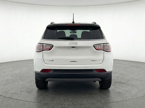 Used 2025 Jeep Compass Limited image 7