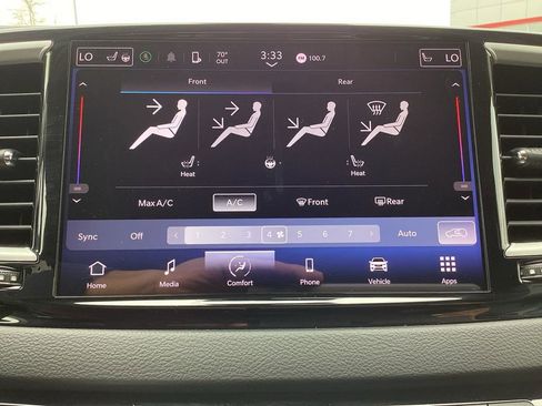 Used 2023 Chrysler Pacifica Touring-L image 21